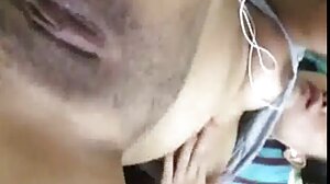 اثنان مثير الشقراوات ميلف تبا العملاق الديك عندما افلام سكسي اجنبيه يذهب أزواجهم للعب كرة القدم